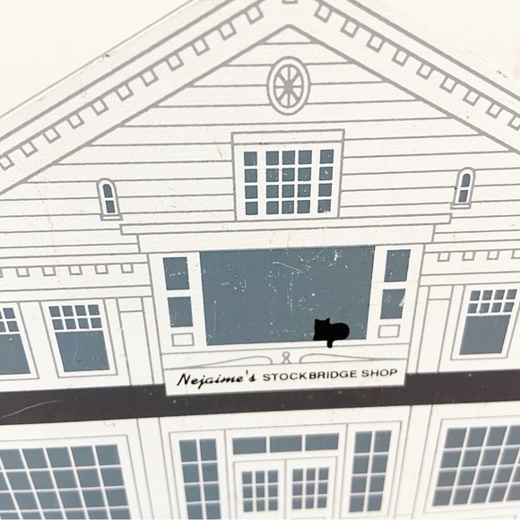 The Cat’s Meow | Vintage 1993 Nejaimes Stockbridge Shop Mini Wooden House - Picture 3 of 8